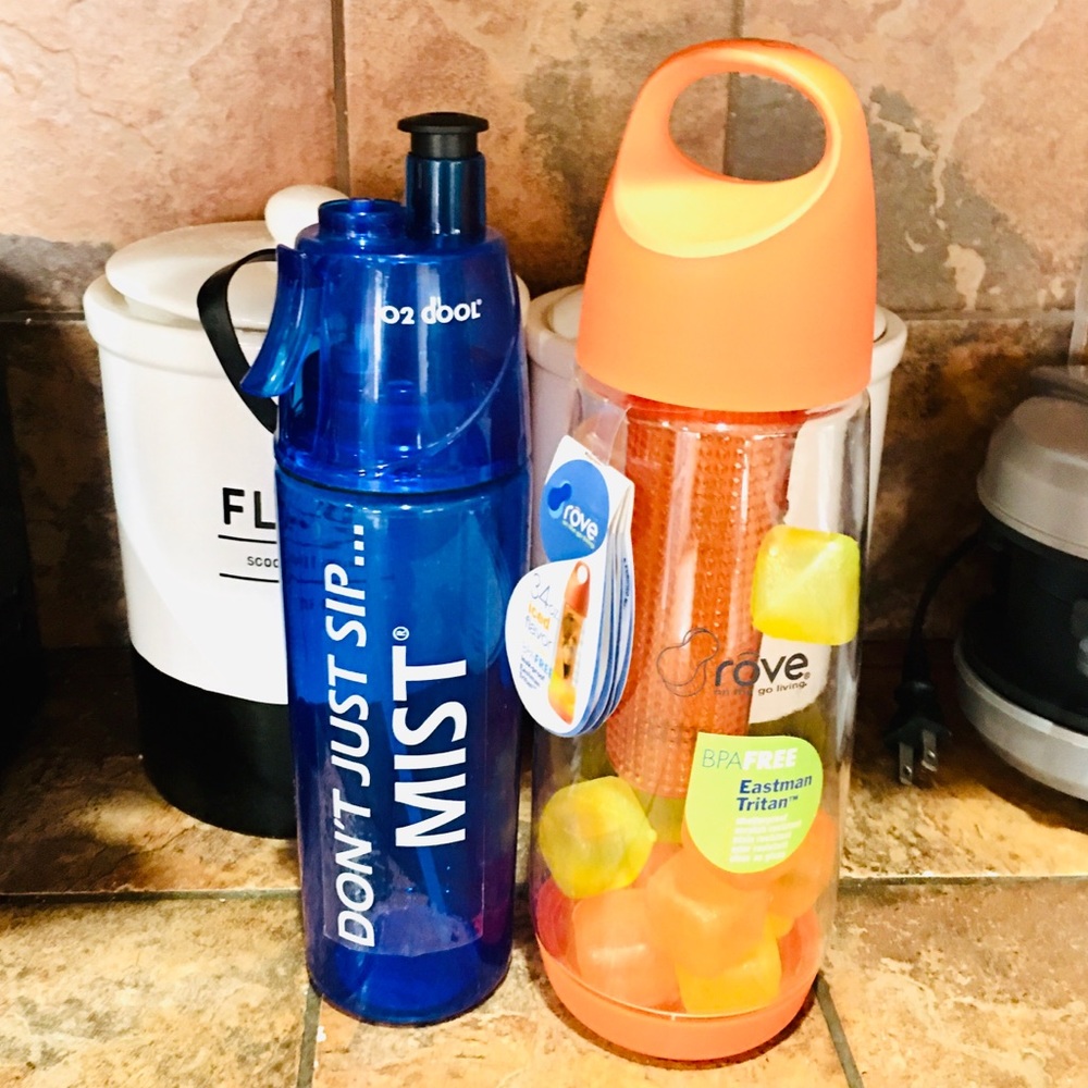 Beach sports summer water bottles - new - mister and fruit infused - kit…